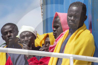 NEWS - Italien: Ankunft von Flüchtlingen in Salerno