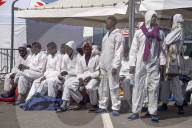 NEWS - Italien: Ankunft von Flüchtlingen in Salerno