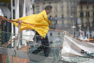 NEWS - Italien: Ankunft von Flüchtlingen in Salerno