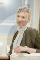 PORTRAIT - Larissa Marolt - Schauspielerin