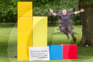 NEWS - Neuwahlen Grossbritannien: Willie Rennie kandidiert farbenfroh