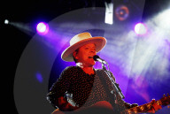 PEOPLE - Kiefer Sutherland gibt ein Konzert in Stockholm