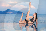 FEATURE - Mehr Akrobatik als Yoga