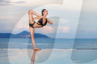 FEATURE - Mehr Akrobatik als Yoga