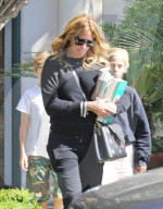 PEOPLE - Julia Roberts geht mit ihren Kindern Bücher kaufen