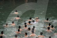FEATURE - Entenfangen in China