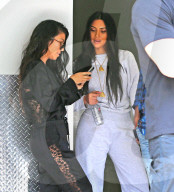 PEOPLE - Die Kardashians snapen die Paparazzi's