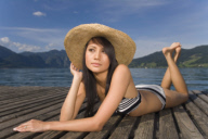 Junge Frau beim Sonnenbad, young woman sunbathing
