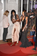 PEOPLE - Stolperfalle mit Chäferfest bei Winnie Harlow an der Glamour Award Party