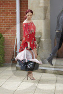 PEOPLE - Amy Childs feiert ihr Geburtstag mit ihrem neugeborenen Baby