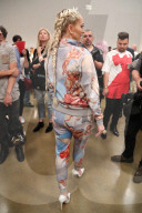 PEOPLE - Moschino Menswear & Women's Collection: Buntes Treiben Backstage