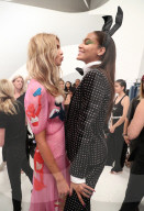 PEOPLE - Moschino Menswear & Women's Collection: Buntes Treiben Backstage