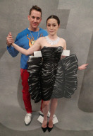 PEOPLE - Moschino Menswear & Women's Collection: Buntes Treiben Backstage