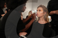 PEOPLE - Moschino Menswear & Women's Collection: Buntes Treiben Backstage