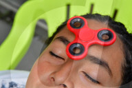 FEATURE - Das neue "Must-Have" in Kinderhänden: Der Fidget Spinner