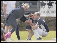 PEOPLE - Maserati Royal Polo: Prinz William hat Spass mit Mia und Savannah