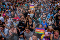 NEWS - Orlando gedenkt den Opfern der Massakers vor einem Jahr