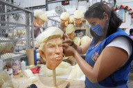 FEATURE - Donald Trump-Masken sind in Mexiko sehr begehrt