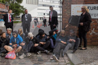 NEWS - Berlin: Aktivisten blockieren den G20-Afrika Gipfel 