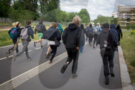 NEWS - Berlin: Aktivisten blockieren den G20-Afrika Gipfel 