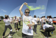 FEATURE - London: Colour Obstacle Rush im Kempton Park