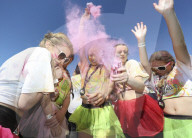 FEATURE - London: Colour Obstacle Rush im Kempton Park