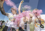 FEATURE - London: Colour Obstacle Rush im Kempton Park