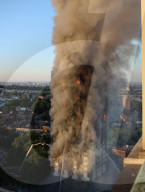 NEWS - London: Hochhaus Grenfell Tower steht komplett in Flammen