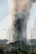 NEWS - London: Hochhaus Grenfell Tower steht komplett in Flammen