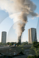 NEWS - London: Hochhaus Grenfell Tower steht komplett in Flammen