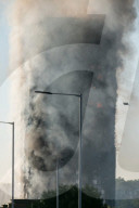 NEWS - London: Hochhaus Grenfell Tower steht komplett in Flammen