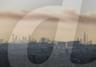 NEWS - London: Hochhaus Grenfell Tower steht komplett in Flammen