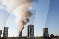 NEWS - London: Hochhaus Grenfell Tower steht komplett in Flammen