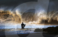 FEATURE - Queensland: Eingeseifte Surfer am Snapper Rock in Gold Coast