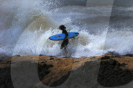 FEATURE - Queensland: Eingeseifte Surfer am Snapper Rock in Gold Coast