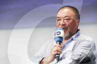NEWS -  Berlin: Ai Weiwei an der Premiere von 'Ai Weiwei Drifting'