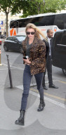 PEOPLE - Kristen Stewart und Stella Maxwell besuchen Paris