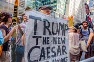 NEWS - New York: Flugticket nach Russland als "Geburtstagsgeschenk" für Donald Trump