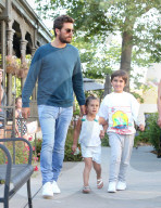 PEOPLE - Trotz Partyleben: Scott Disick kommt seinen Vaterpflichten nach