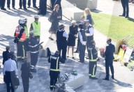 NEWS - Theresa May besucht die Brandruine des Grenfell Towers
