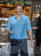 PEOPLE - Prinz Harry besucht den Borough Market nach dem Anschlag auf London Bridge