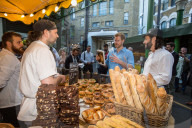 PEOPLE - Prinz Harry besucht den Borough Market nach dem Anschlag auf London Bridge