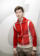 PORTRAIT - Anselt Elgort