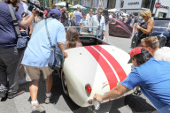 PEOPLE - Caitlyn Jenner's 1960 Bugeye Sprite braucht einen Stoss zum anrollen