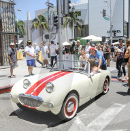 PEOPLE - Caitlyn Jenner's 1960 Bugeye Sprite braucht einen Stoss zum anrollen