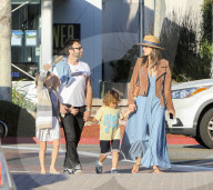 PEOPLE - Alessandra Ambrosio verbringt den Vatertag mit ihrer Familie im Nobu