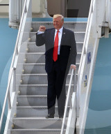 NEWS - USA: Trump fliegt zum Cuba-Meeting nach Miami
