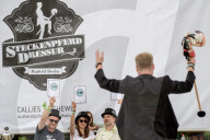 FEATURE - Skurril: Steckenpferd-Contest in Mannheim