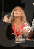 EXKLUSIV - Jennifer Lopez dreht ihr neues Misikvideo mit 'Gente de Zona' in Florida 