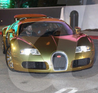 PEOPLE - Jamie Foxx Loving fährt im goldenen Bugatti an das 'Future' Konzert in LA